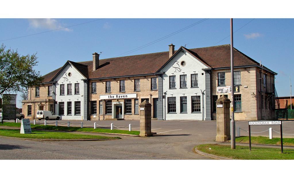 The Raven Hotel Corby Exterior photo